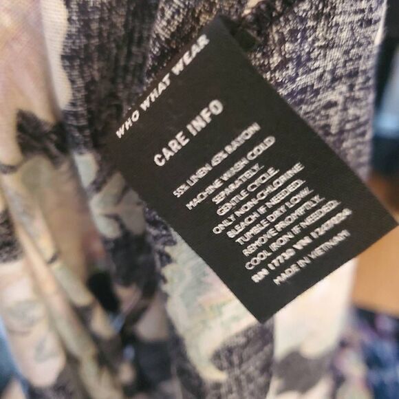 NWT Who What Wear. Black, Floral, Belted Dress Size Large - Picture 9 of 14